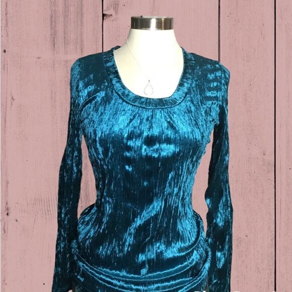 BLOUSE CRUSHED VELOUR SCOOP NECK LONG SLEEVE - Picture 1 of 5